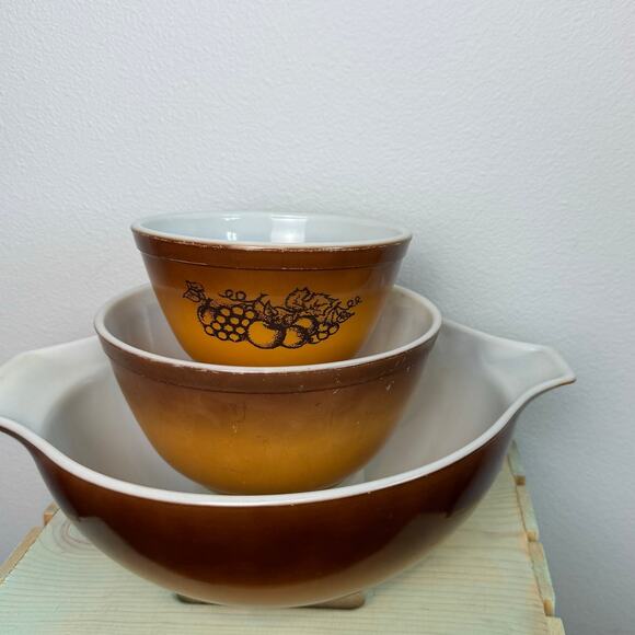 Pyrex Old Orchard Mixing Bowls, 401,402, Cinderella 444 - Picture 2 of 2